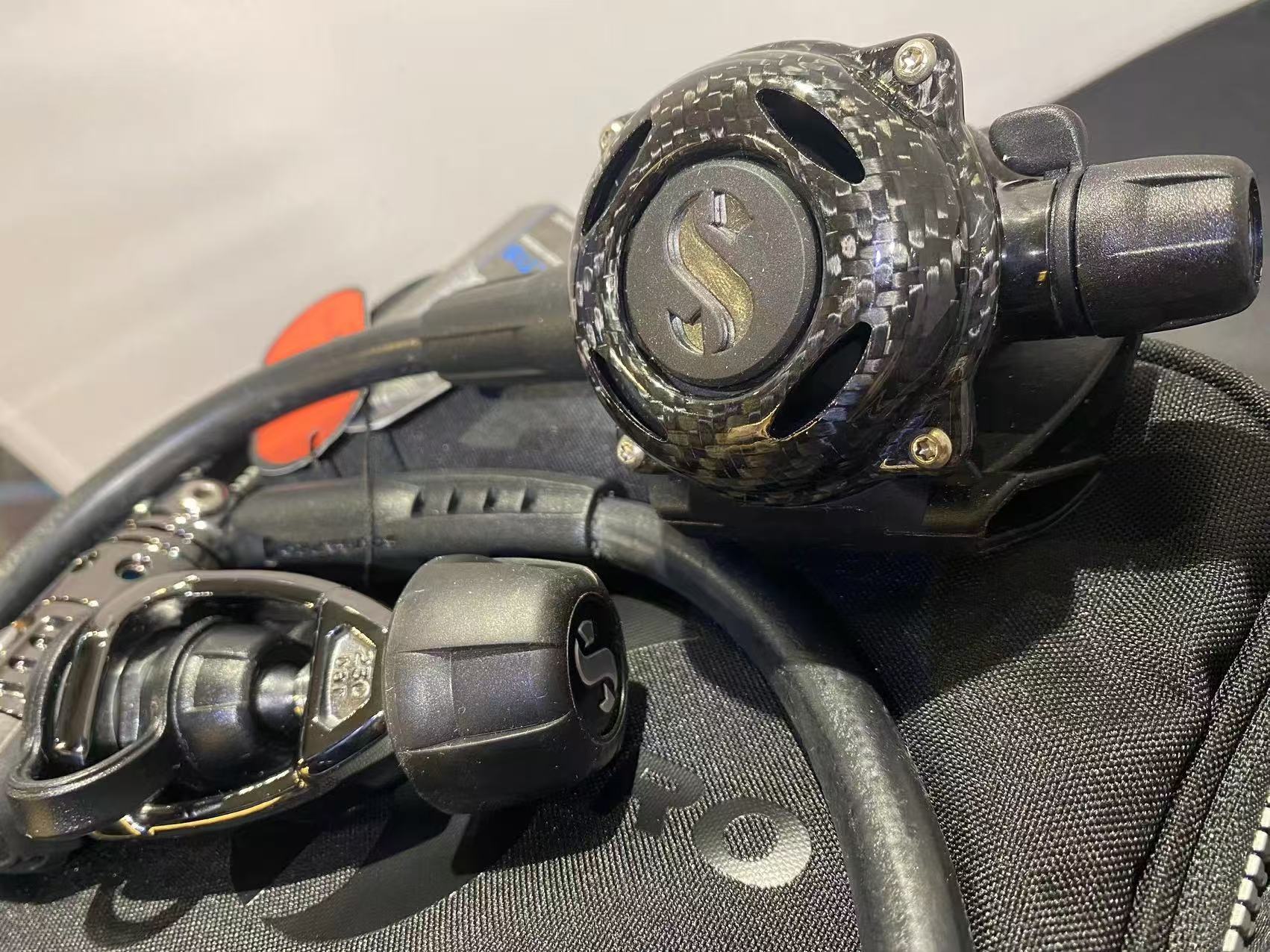 Scubapro MK25 EVO BT / A700 Black Tech Carbon Regulator Set INT/DIN