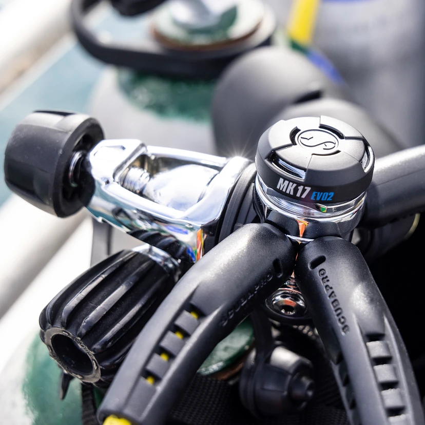 Scubapro MK17 EVO2 / C370 with R105 Octopus Regulator Set – INT / DIN