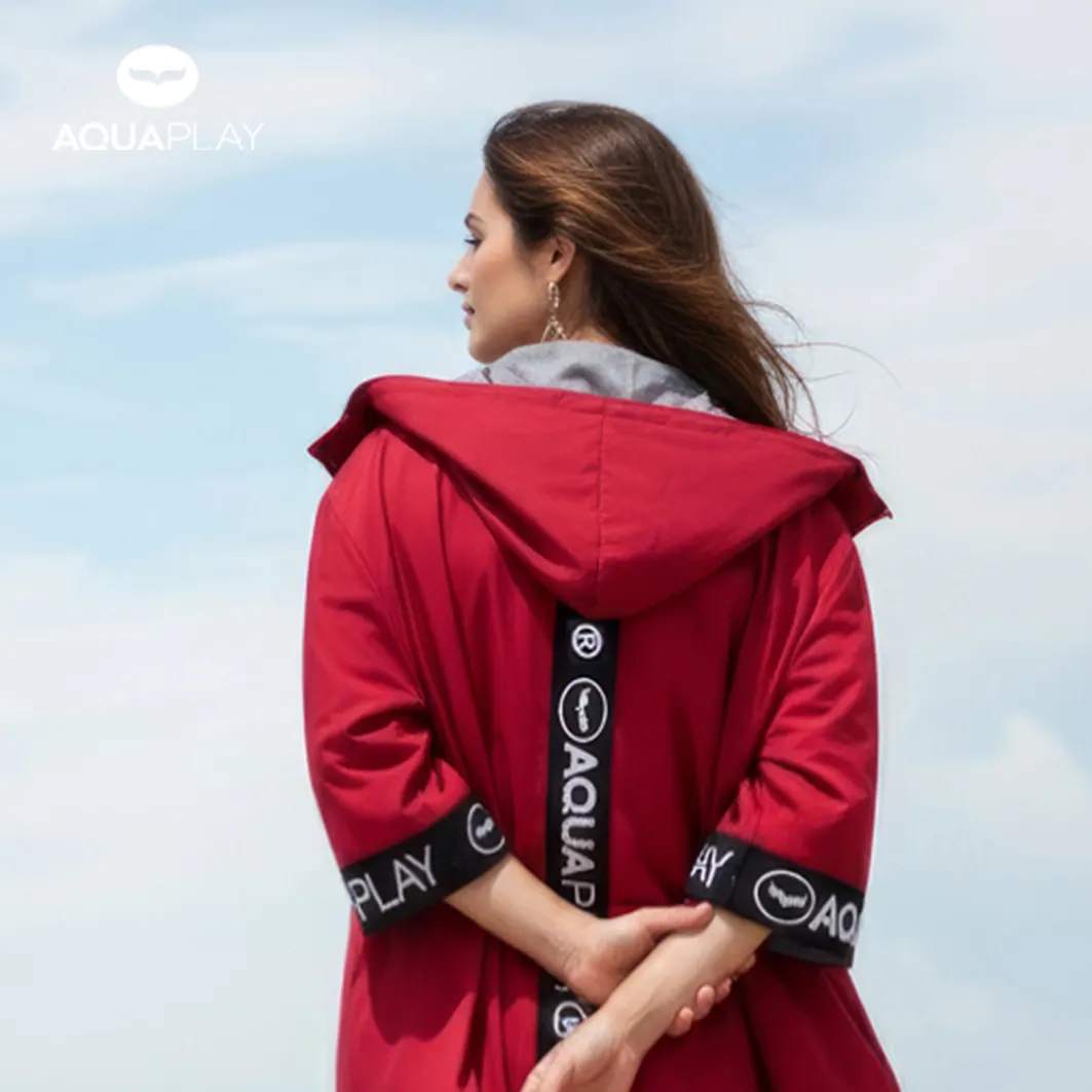 AquaPlay 編織 Logo 厚身斗篷 Insulated Poncho