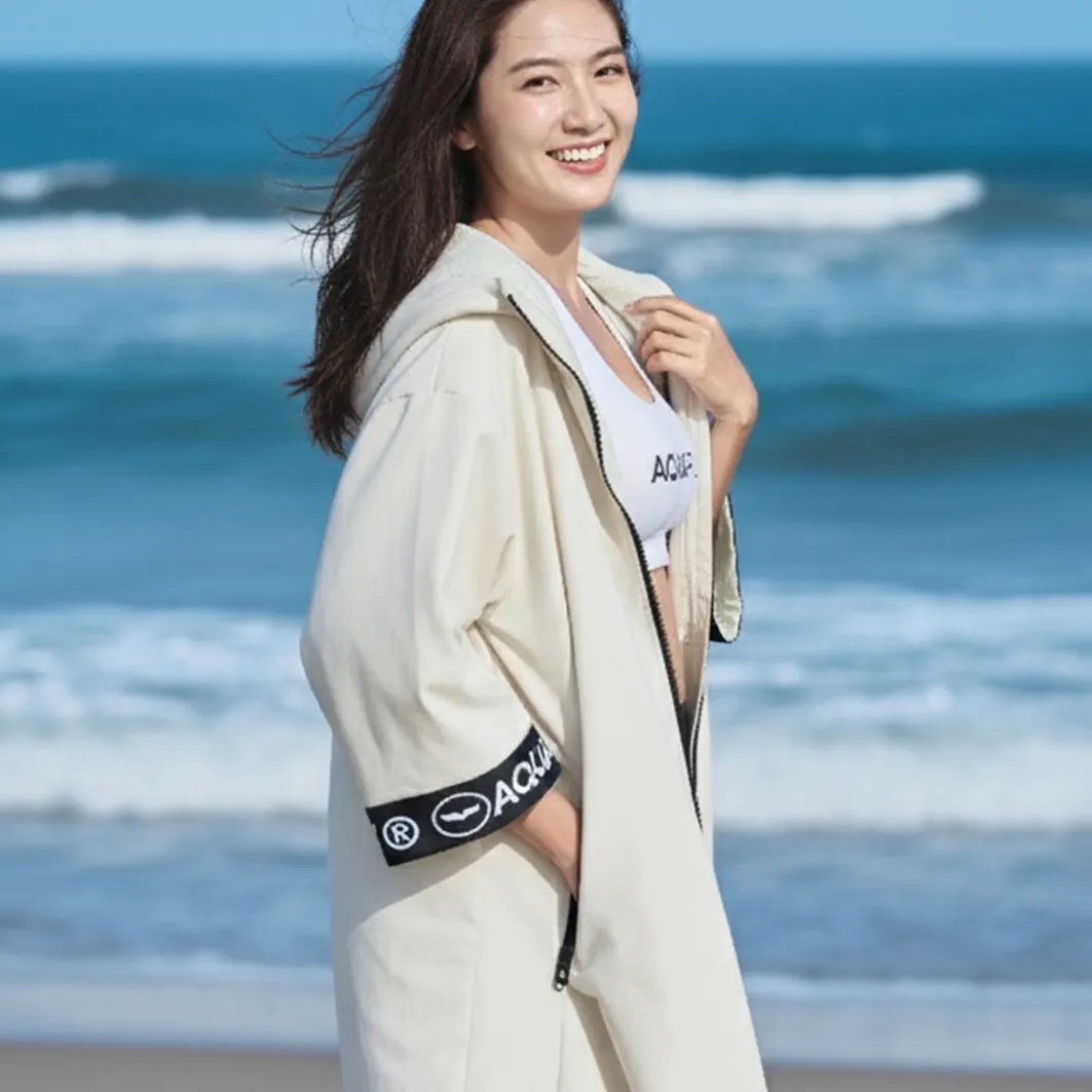 AquaPlay 編織 Logo 厚身斗篷 Insulated Poncho