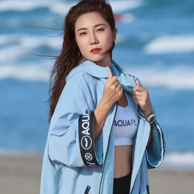 AquaPlay 編織 Logo 厚身斗篷 Insulated Poncho