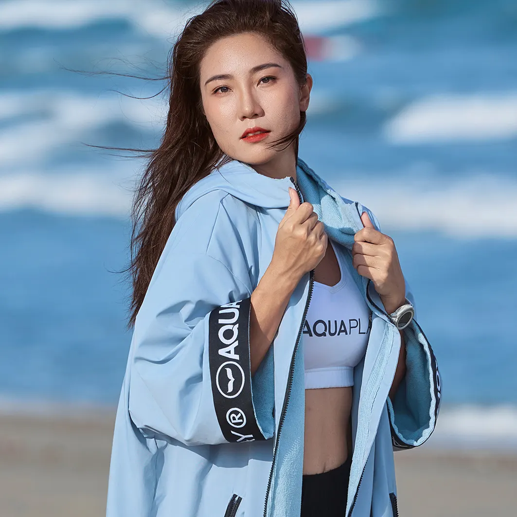 AquaPlay 編織 Logo 厚身斗篷 Insulated Poncho